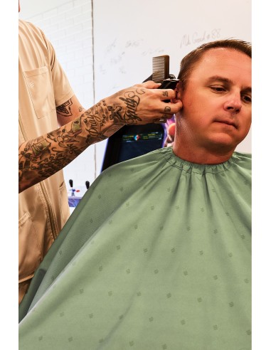 CAPA DE CORTE PREMIUM VERDE SHIELD BARBER STRONG