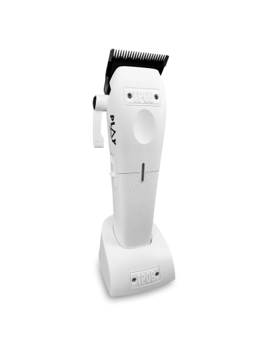 Cortadora profesional TPOB PLAY Clipper Whiteout en blanco — diseño ergonómico y alto rendimiento.
