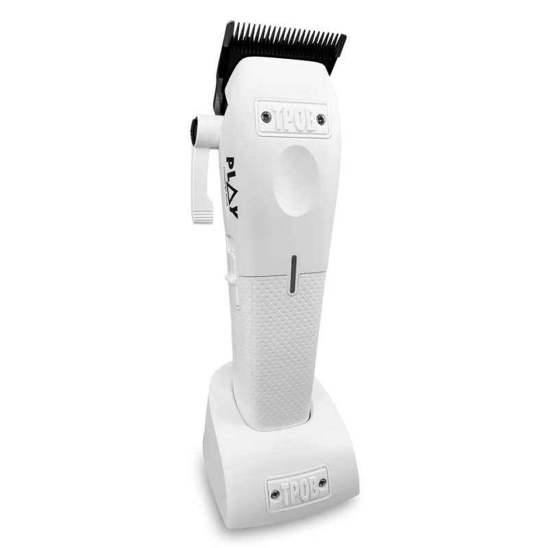 Cortadora profesional TPOB PLAY Clipper Whiteout en blanco — diseño ergonómico y alto rendimiento.