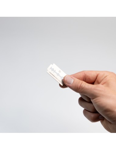 STANDARD ISSUE SUPERIOR PLATINUM RAZOR BLADES...