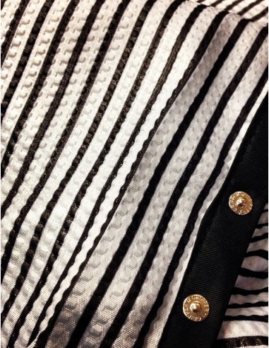 CAPA DE CORTE DE RAYAS NEGRAS "SEERSUCKER" BARBERIA 