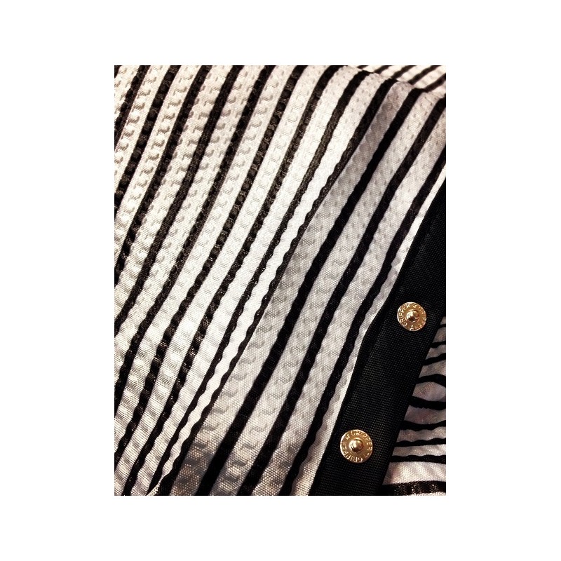 CAPA DE CORTE DE RAYAS NEGRAS "SEERSUCKER" BARBERIA 