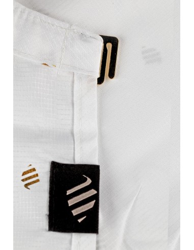 BARBER GOLD SHIELD WHITE CAPE BARBER STRONG